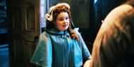 Eloise discovers Penelope's secret as Lady Whistledown (Image via Netflix)